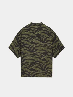 CAMO RELAXED CAMP SHORT SLEEVE SHIRT