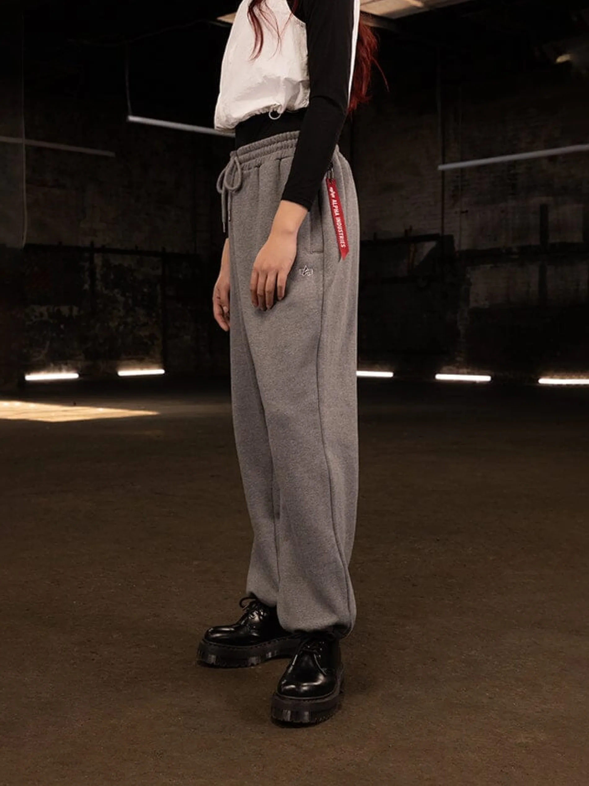 ESSENTIAL SWEATPANTS