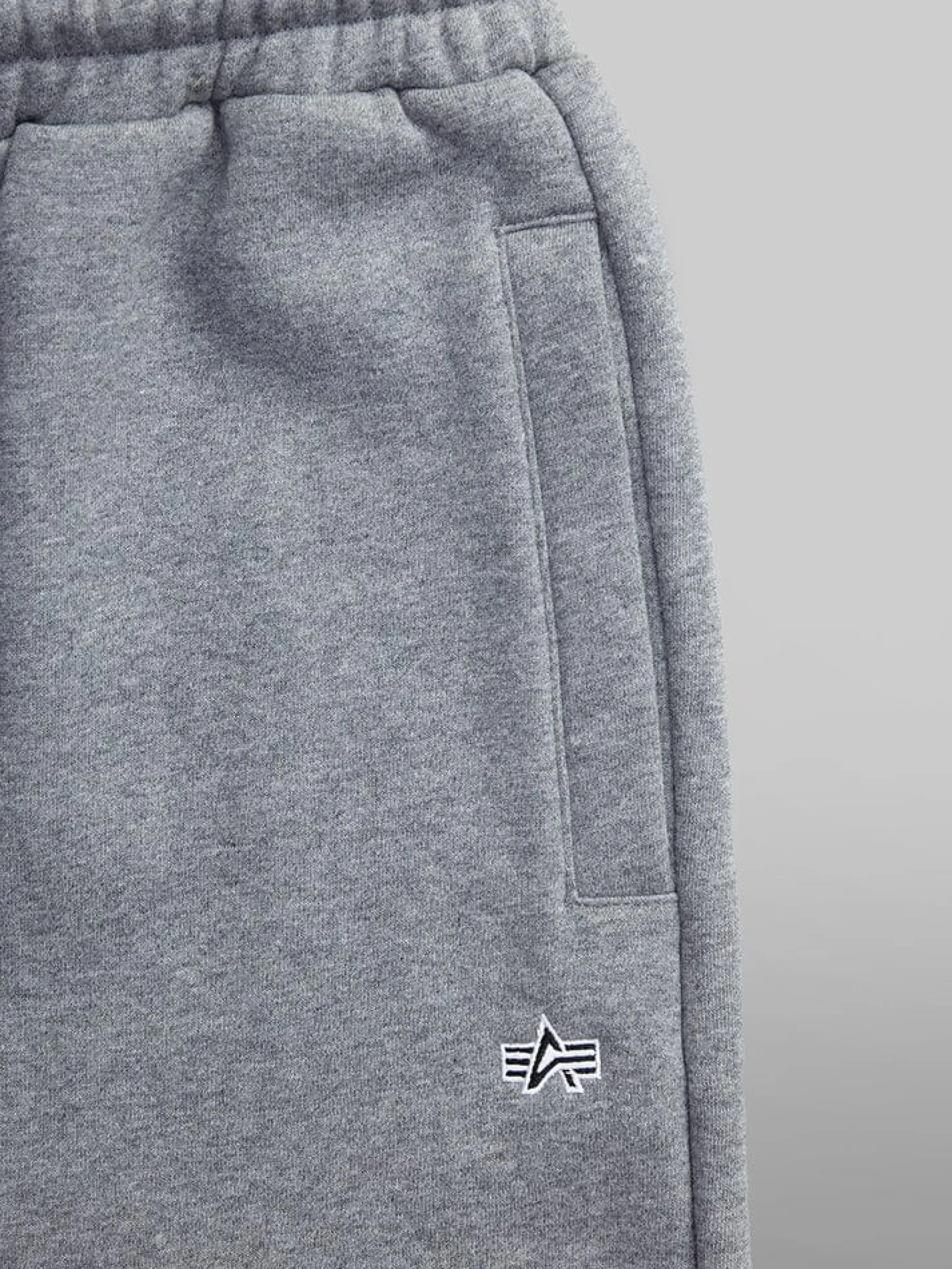 ESSENTIAL SWEATPANTS