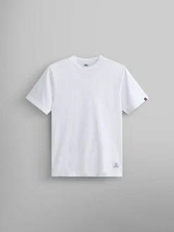 ESSENTIAL TEE