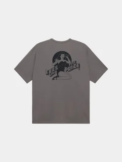 RELAXED EYES ON THE PRIZE TEE