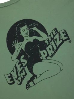 RELAXED EYES ON THE PRIZE TEE