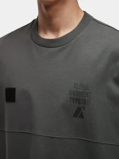 UNFRM LONG-SLEEVED GRAPHIC TEE